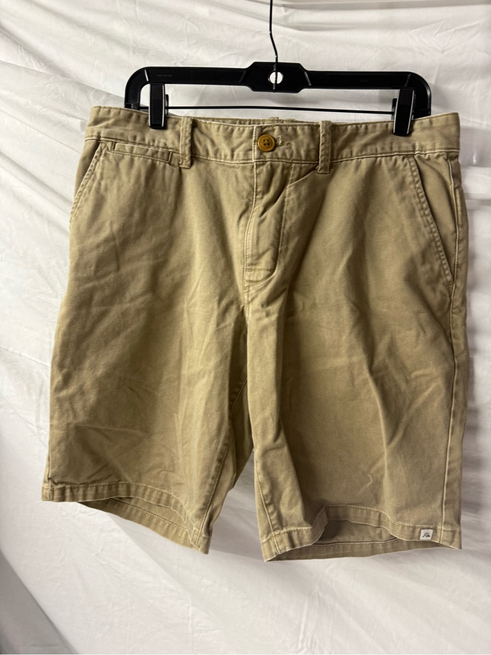 Quiksilver Men's Flat Front Shorts in Khaki size 32
